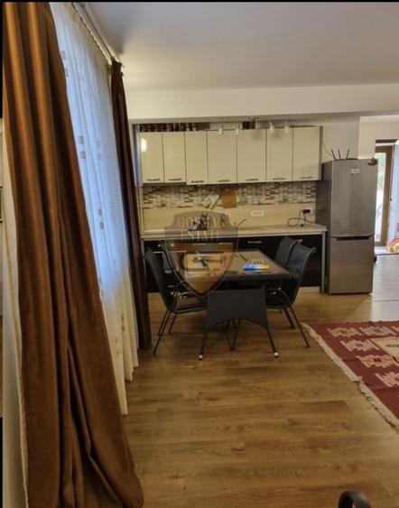 Apartament cu 3 camere decomandat, mobilat în Palazu Mare