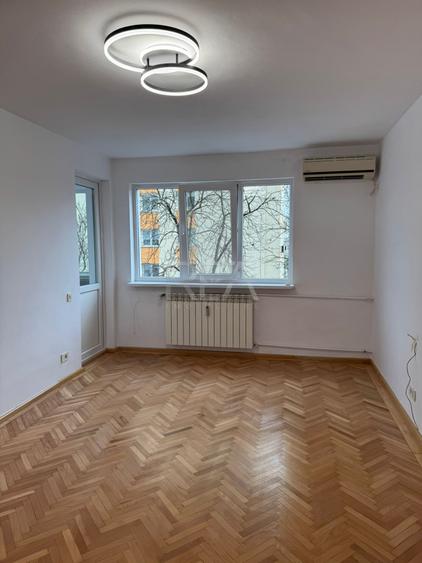 Apartament cu 2 camere semidecomandat, mobilat în Titan — fotografia 1