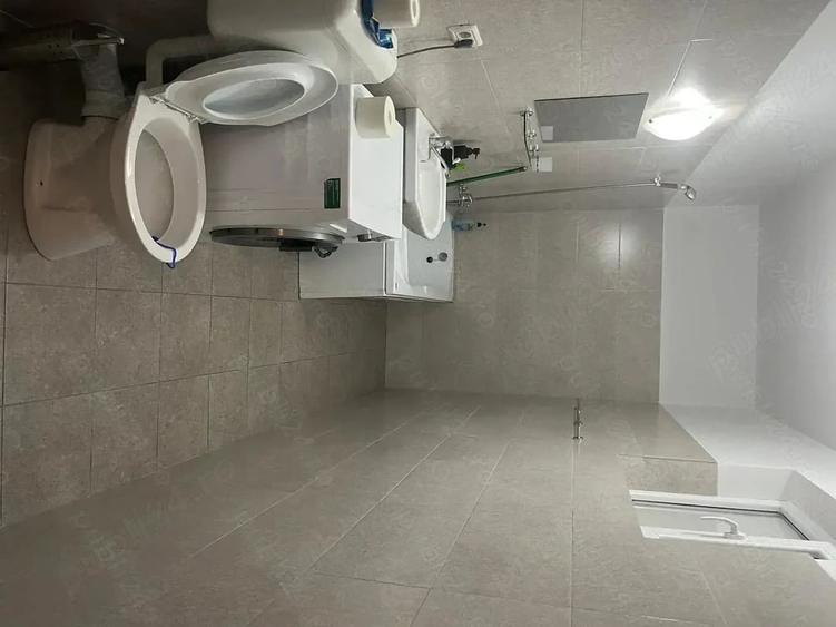 Garsonieră decomandată în Apărătorii Patriei