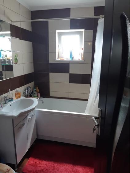 Apartament cu 3 camere decomandat în Obcini