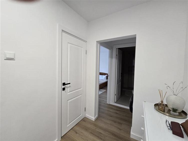 Apartament cu 2 camere decomandat, mobilat în Brâncoveanu