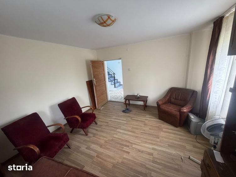 Casă cu 5 camere cu Teren 4900 Mp în Micești