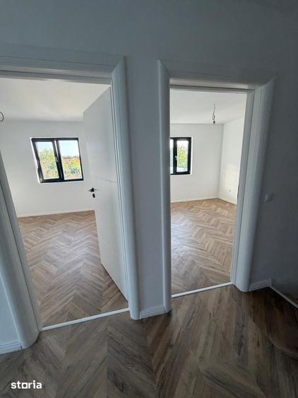 Casă cu 5 camere cu Teren 461 Mp în Domnești
