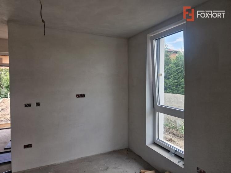 Duplex cu 4 camere cu Canalizare în Moșnița Nouă