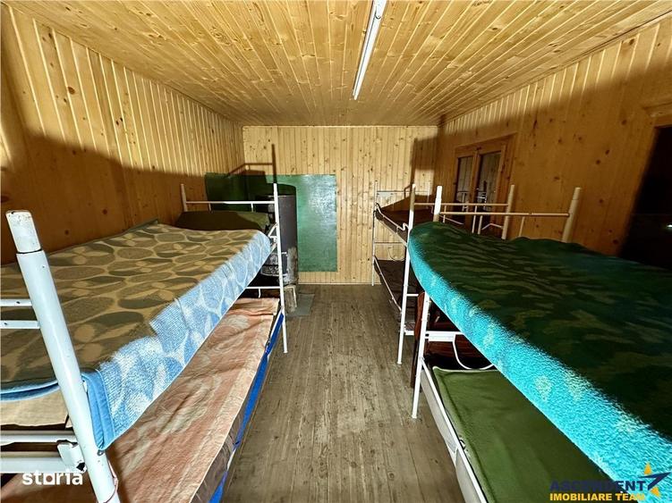 Casă cu 7 camere cu Canalizare în Praid