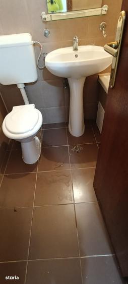 Casă cu 5 camere decomandat cu Teren 121 Mp în Rahova