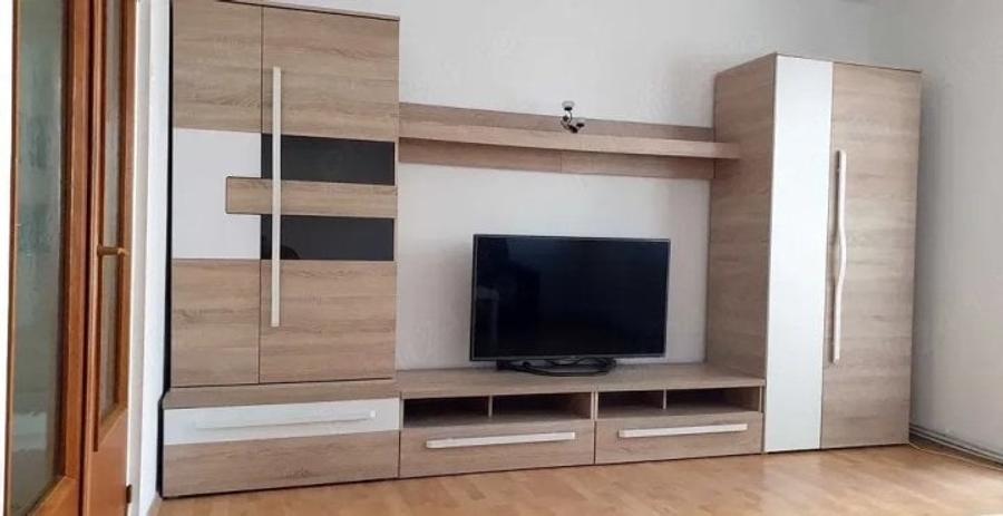 Apartament cu 3 camere decomandat, mobilat în Victoriei