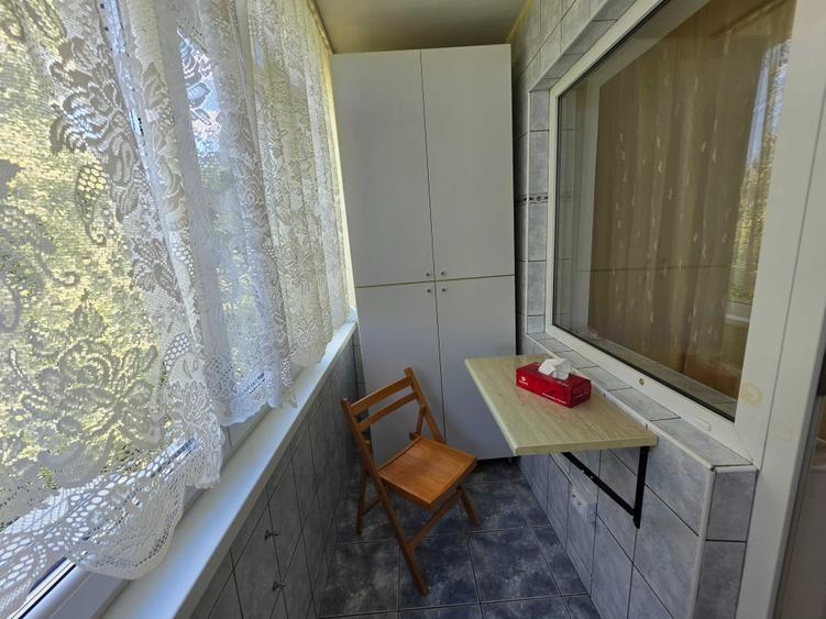 Apartament cu 3 camere semidecomandat în Crângași