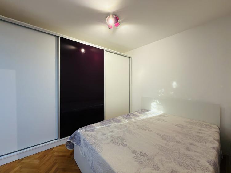 Apartament cu 2 camere nedecomandat, mobilat în P-ța Doina