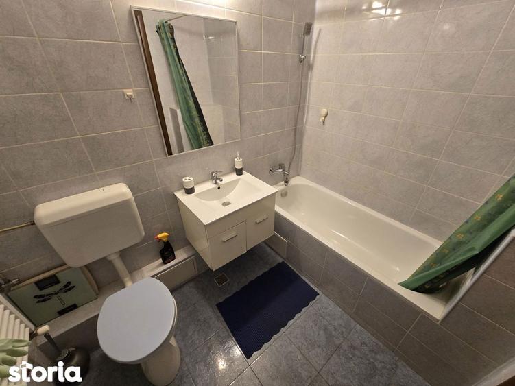 Garsonieră decomandată, mobilată în Decebal
