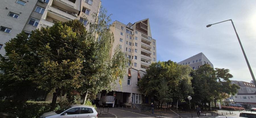 Apartament cu 4 camere decomandat în Ultracentral