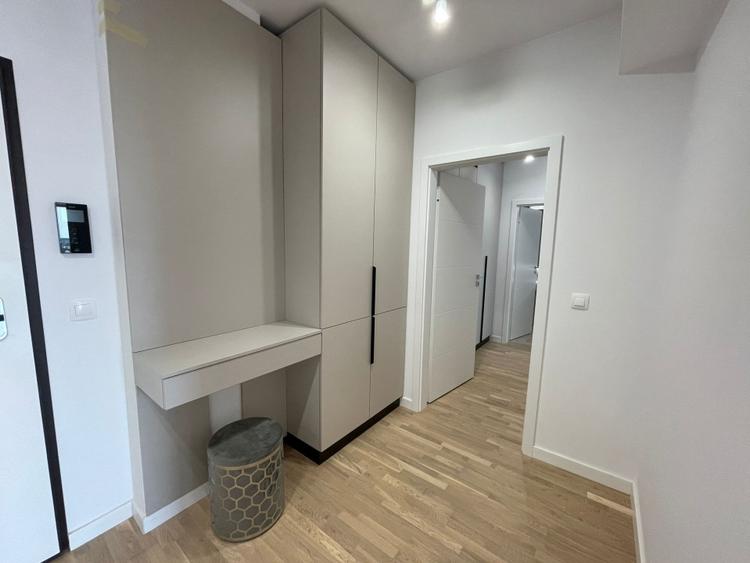 Apartament cu 2 camere semidecomandat, mobilat în P-ta Presei Libere