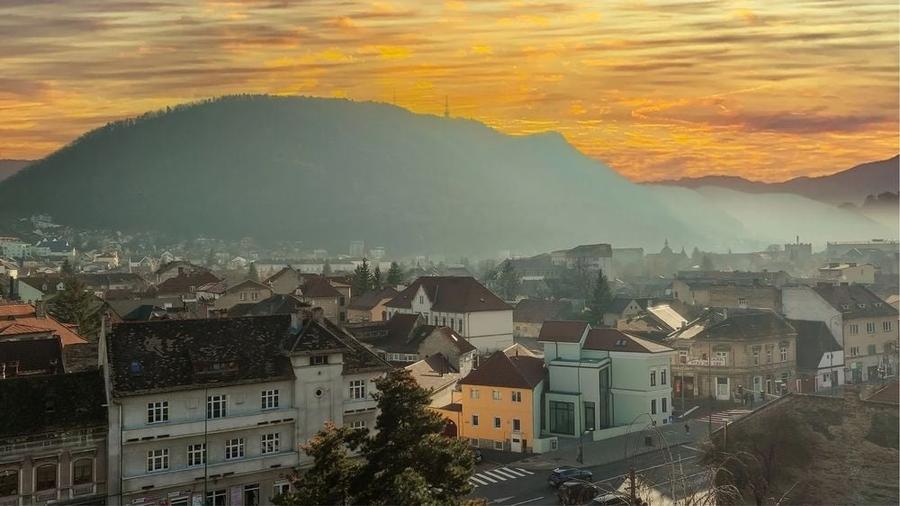 Casă cu 4 camere în Centrul Civic