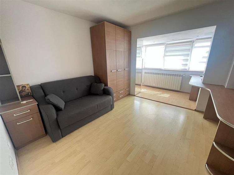 Apartament 3 camere 2 balcoane etaj 1 - zona Centrala - 9