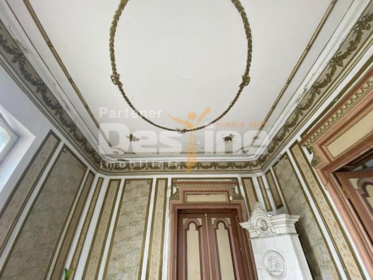 Casă individuală cu 8 camere cu Canalizare în Calea Călărașilor
