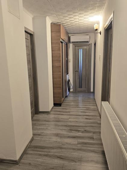 Apartament cu 4 camere decomandat în 1 Mai