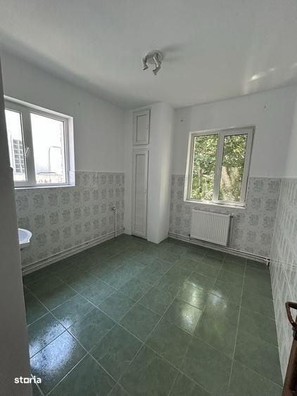 Vila\Sector2\Locuri de parcare\Utilitati\Nemobilata\Curte - 5