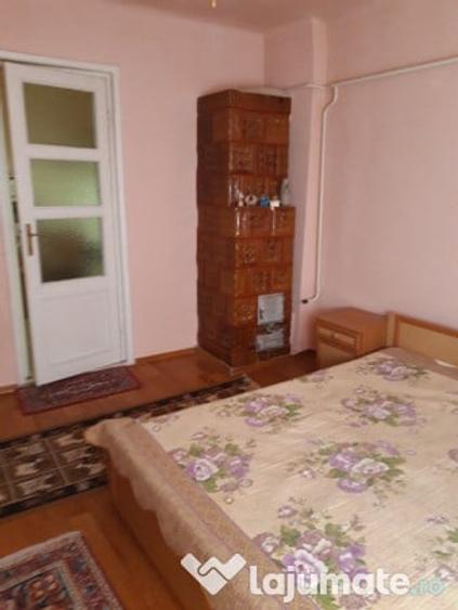 Casă cu 3 camere decomandat cu Teren 70 Mp în Central