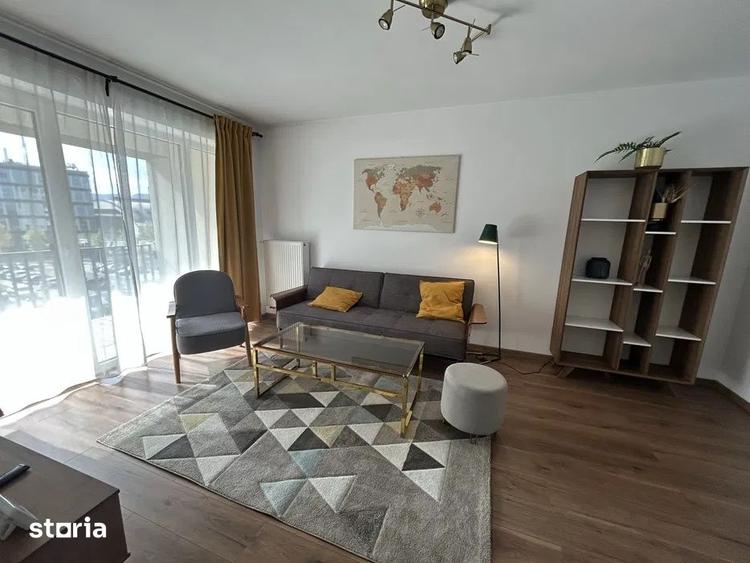Apartament cu 2 camere decomandat în Tractorul