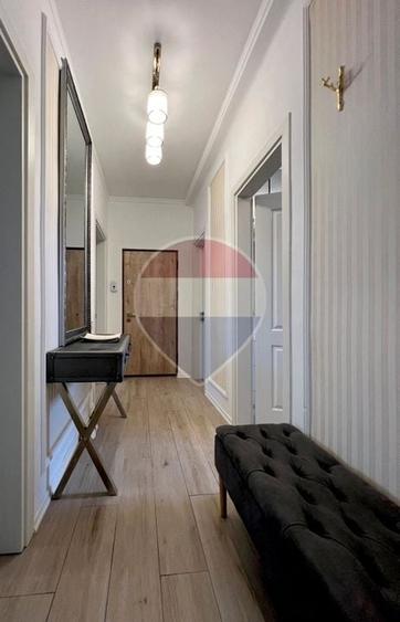 Apartament cu 2 camere decomandat, mobilat în Ultracentral