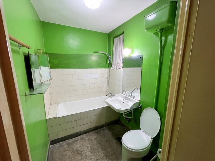 Apartament cu 2 camere semidecomandat în Bucur Obor