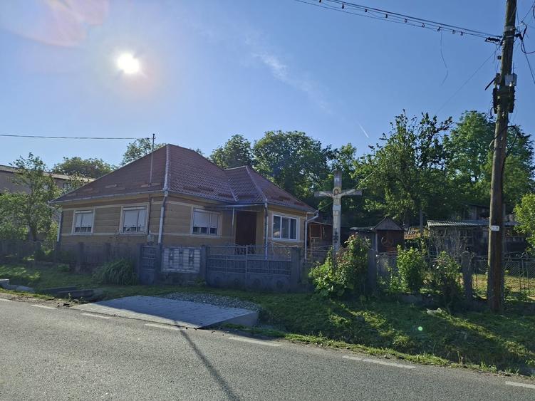 Casă cu 3 camere în Mica