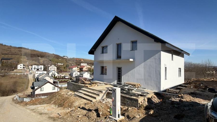 Casă individuală cu 4 camere cu Canalizare în Sâncraiu de Mureș