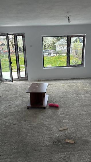 Casă cu 3 camere cu Teren 1000 Mp în Tătărani