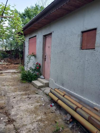 Casă cu 3 camere cu Teren 1942 Mp în Central