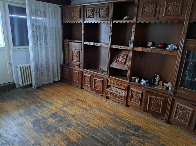 Apartament cu 3 camere decomandat în Dacia