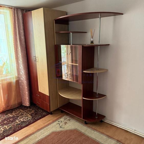 Apartament cu 3 camere semidecomandat în Ultracentral
