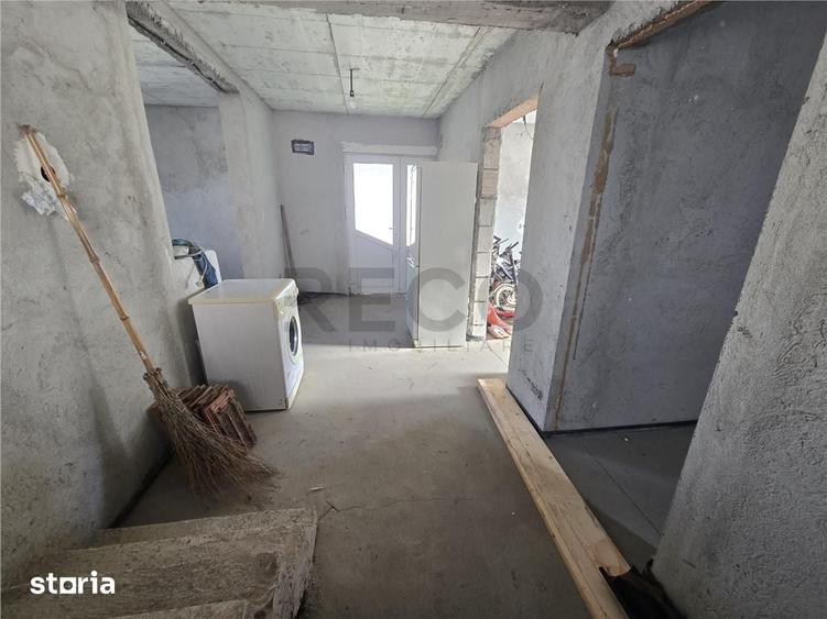 Casă cu 4 camere cu Teren 300 Mp în Sântandrei