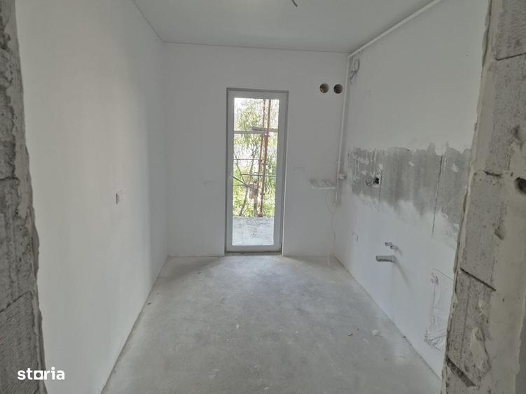 Apartament cu 2 camere în Apărătorii Patriei
