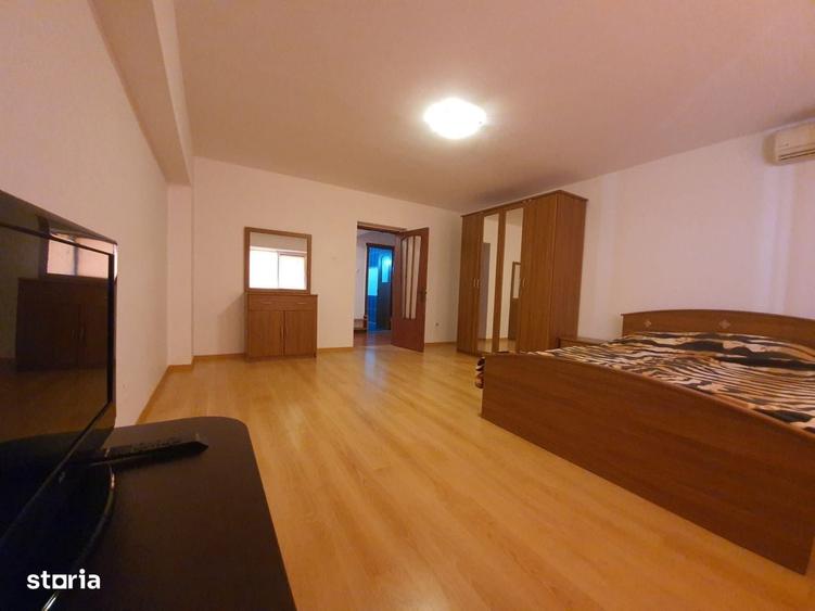 Apartament cu 3 camere decomandat în Faleză
