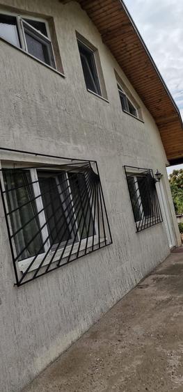 Casă cu 4 camere în Grindași
