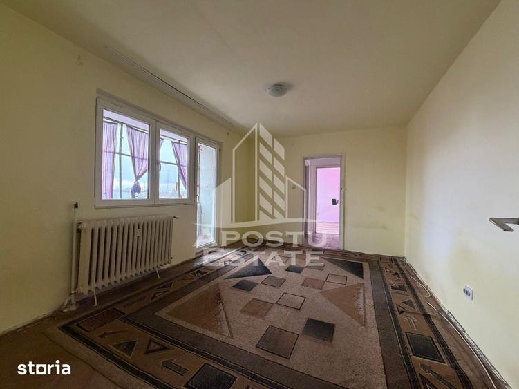 Apartament cu 2 camere semidecomandat în Girocului