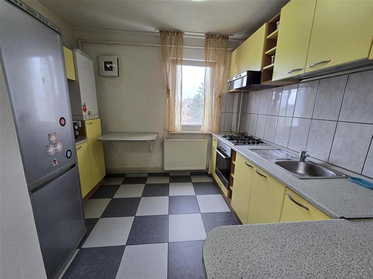 Apartament cu 2 camere semidecomandat, mobilat în Gemenii