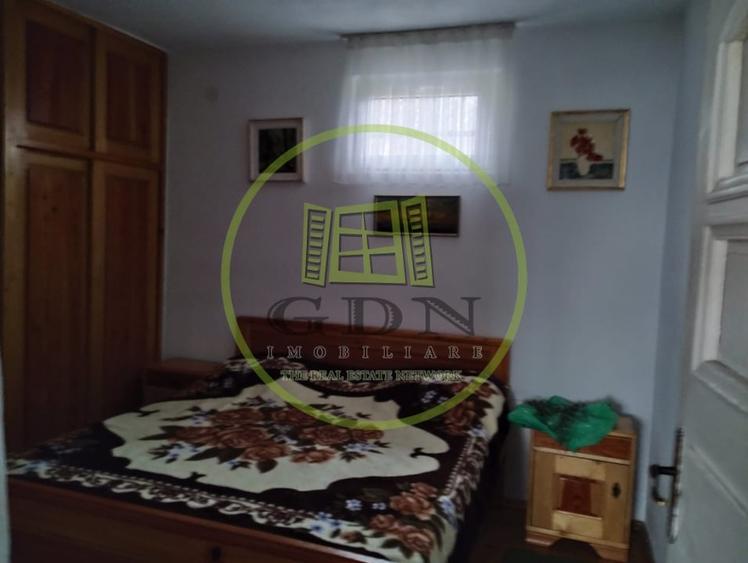 Casă individuală cu 6 camere cu Teren 2200 Mp în Cerașu