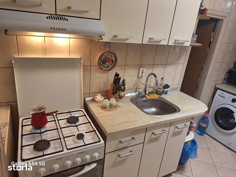 Apartament cu 2 camere semidecomandat în Victoriei
