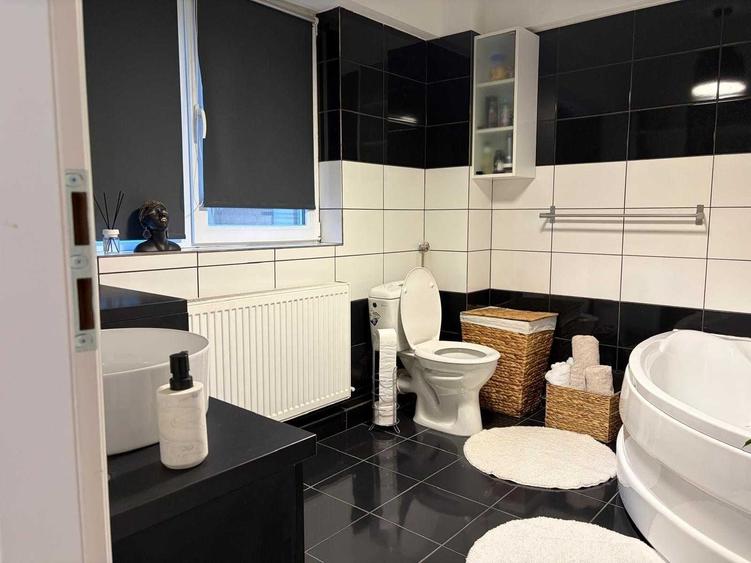 Apartament cu 2 camere semidecomandat în 1 Decembrie 1918