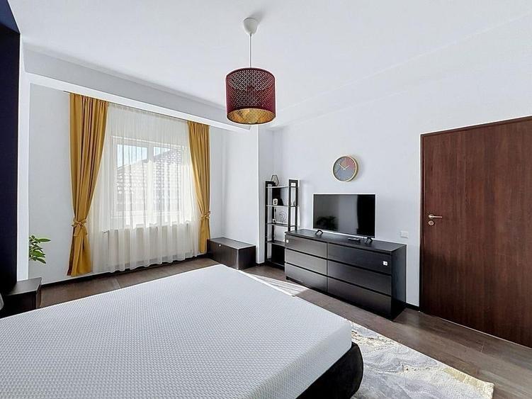 Apartament cu 3 camere semidecomandat în Gorjului