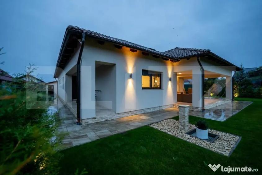 Casă cu 5 camere cu Teren 1577 Mp în Central