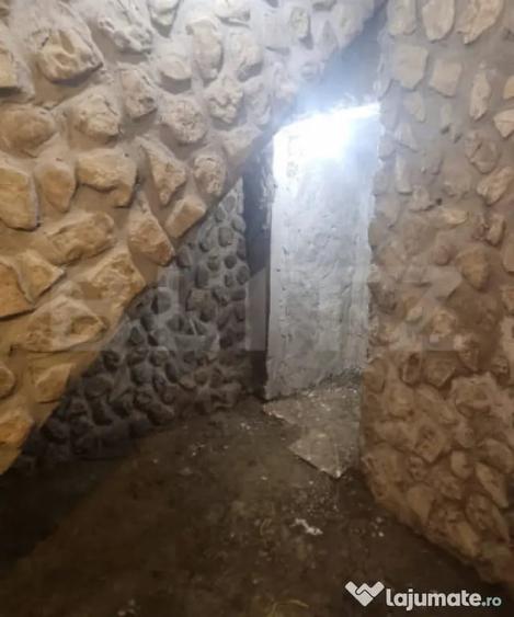 Casă cu 2 camere cu Teren 200 Mp în Lunca Cetățuii