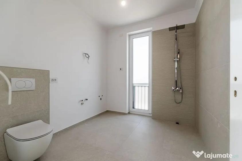 Casă cu 4 camere cu Teren 150 Mp în Central
