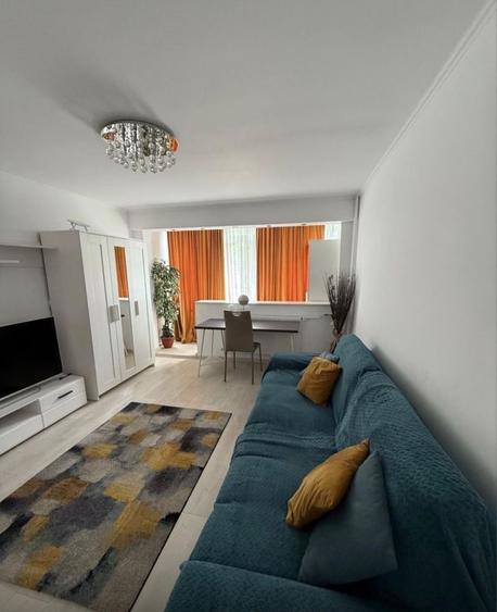 Apartament cu 2 camere decomandat în Eroii Revoluției