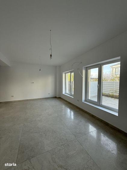 Casă cu 5 camere cu Canalizare în Titan