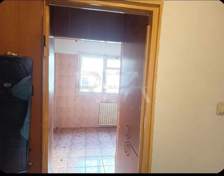 Apartament cu 3 camere decomandat în Rahova