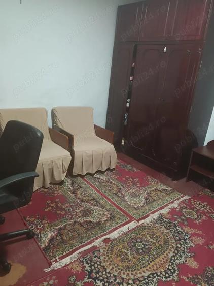 Casă cu 4 camere în Barieră