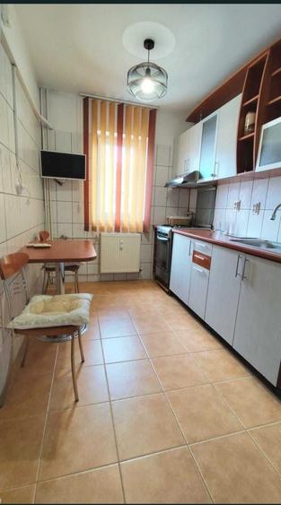 Apartament cu 2 camere decomandat în Republicii