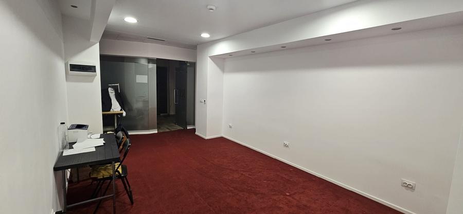 Spațiu comercial, de 22 mp, în Central